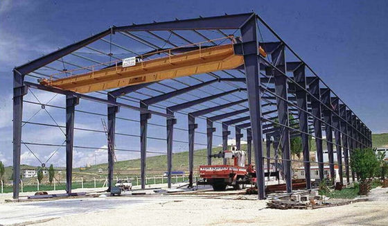 Тяжелая промышленная мастерская стальной структуры с Префаб крана конструировала 50 лет срока службы