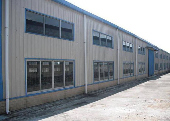Светлая рамка Q235B Pre проектировала стальные здания фабрики стали склада