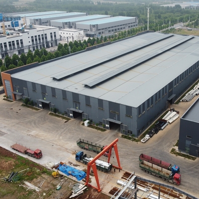 Q235B Q355B Сборный стальной гараж-мастерская с панелями из минеральной ваты