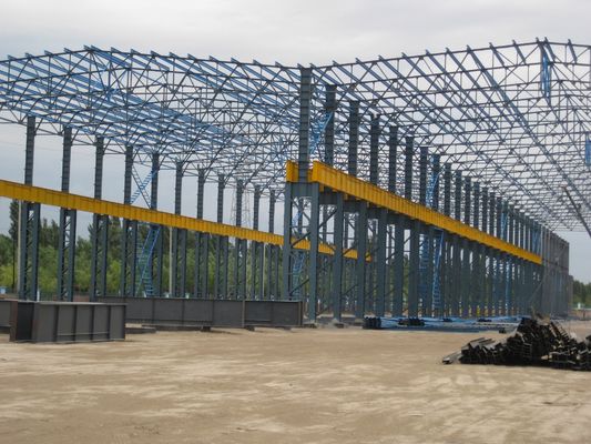 Мастерская по изготовлению стальных конструкций с наземным краном