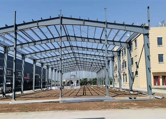 Склад из сборного стального каркаса размером 50м x 20м с оцинкованной рамой